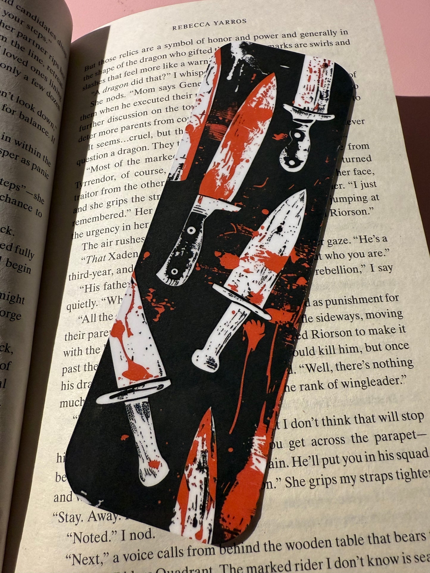 Bokmärke bloody knife