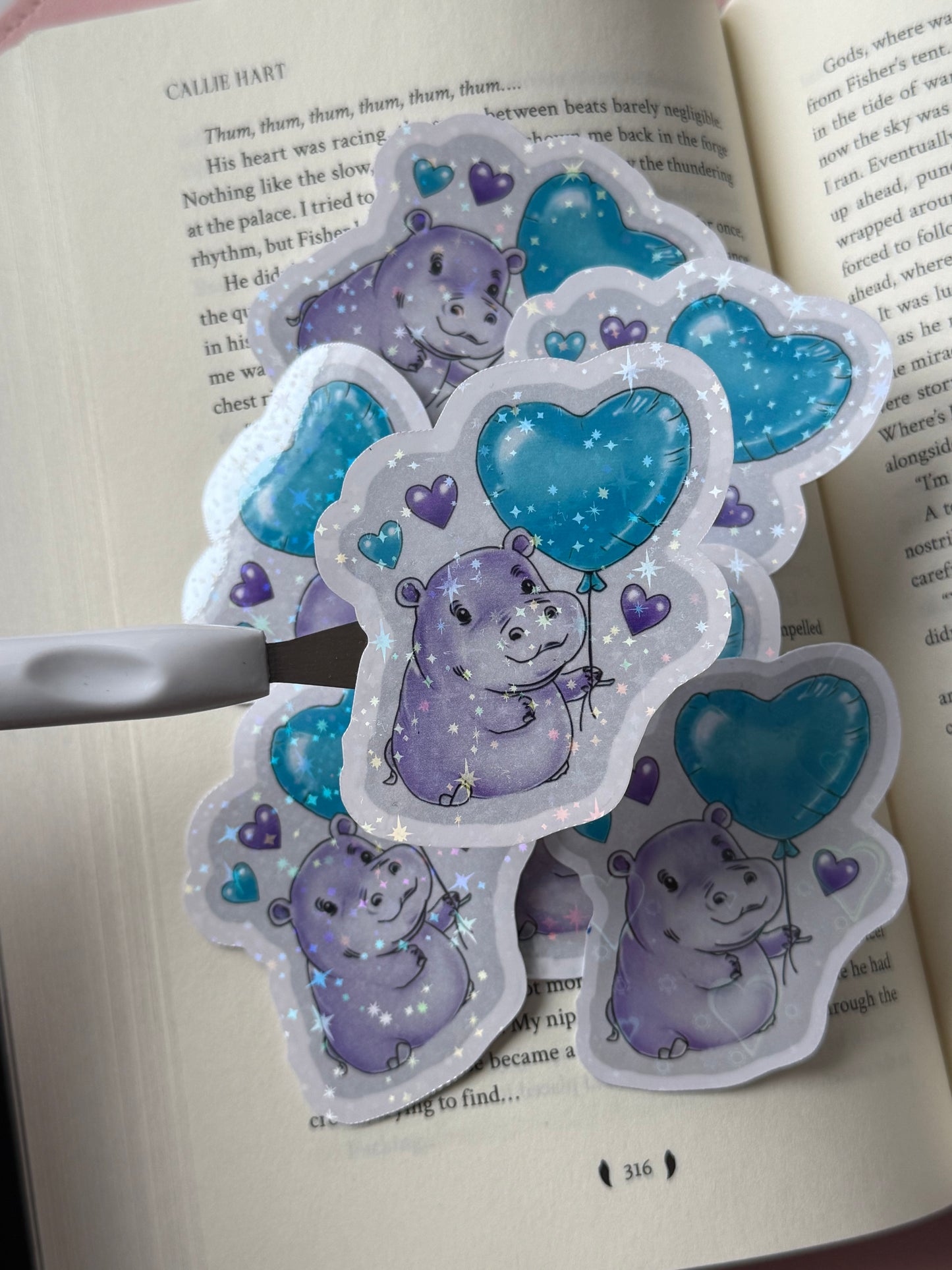 🦛 Starry Hippo – Holografisk vinyl sticker
