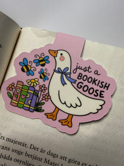Magnetiskt bokmärke - Just a bookish goose